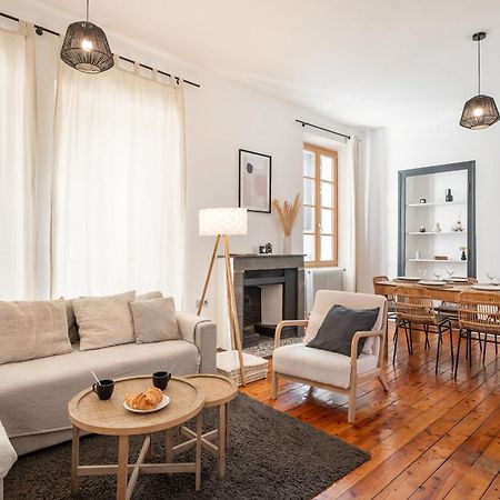 Appartement Spacieux Et Chaleureux Coeur De Ville Chambéry Eksteriør billede