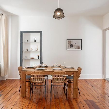 Appartement Spacieux Et Chaleureux Coeur De Ville Chambéry Eksteriør billede