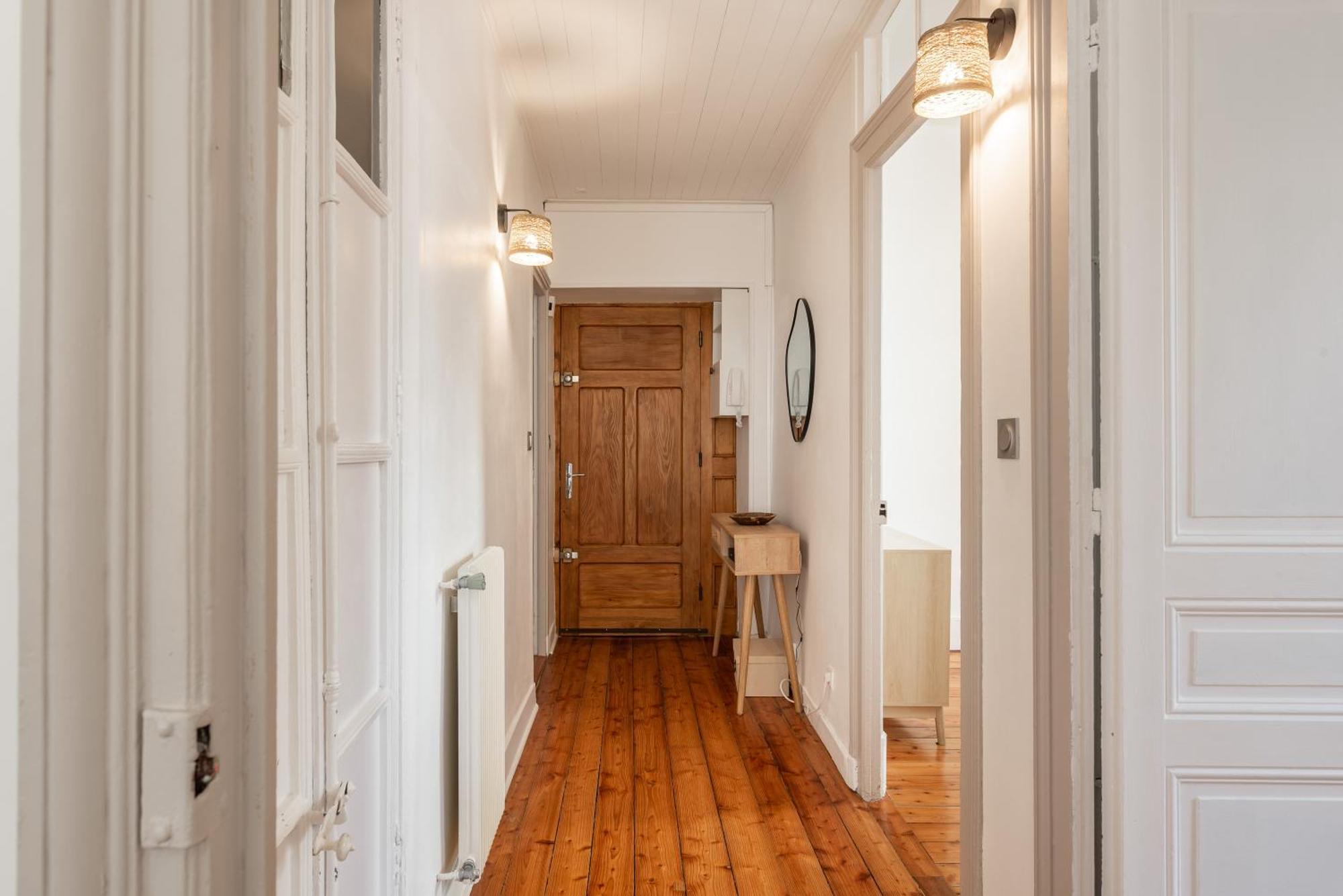 Appartement Spacieux Et Chaleureux Coeur De Ville Chambéry Eksteriør billede
