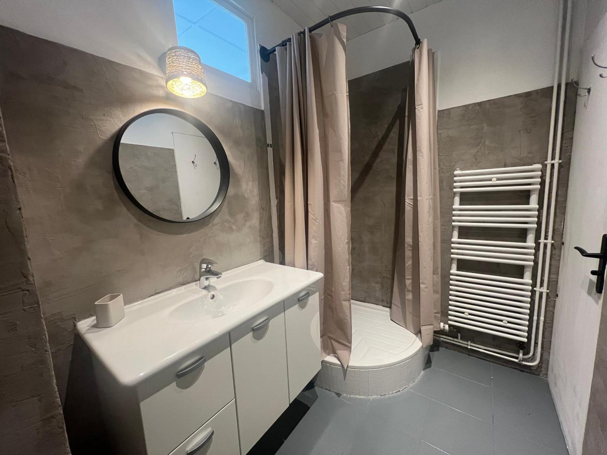 Appartement Spacieux Et Chaleureux Coeur De Ville Chambéry Eksteriør billede